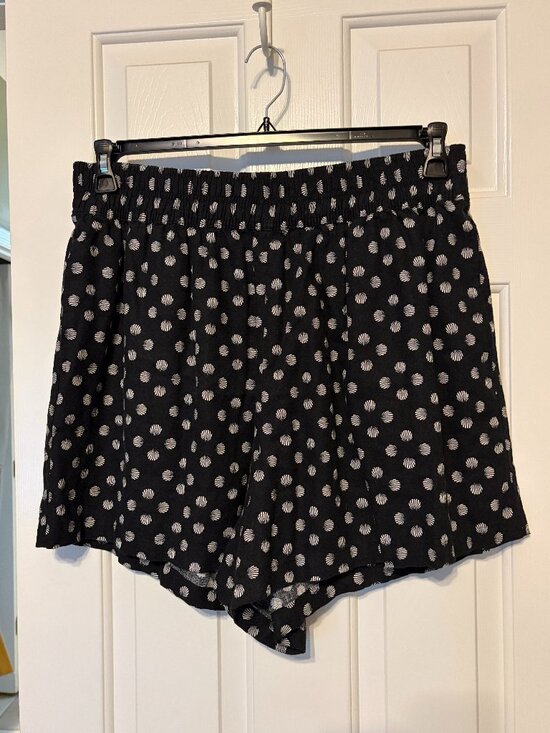 Ava & Viv Pants - Ava & Viv 2X Linen Blend Swing Shorts Smocked Waist Black White Seashell Design